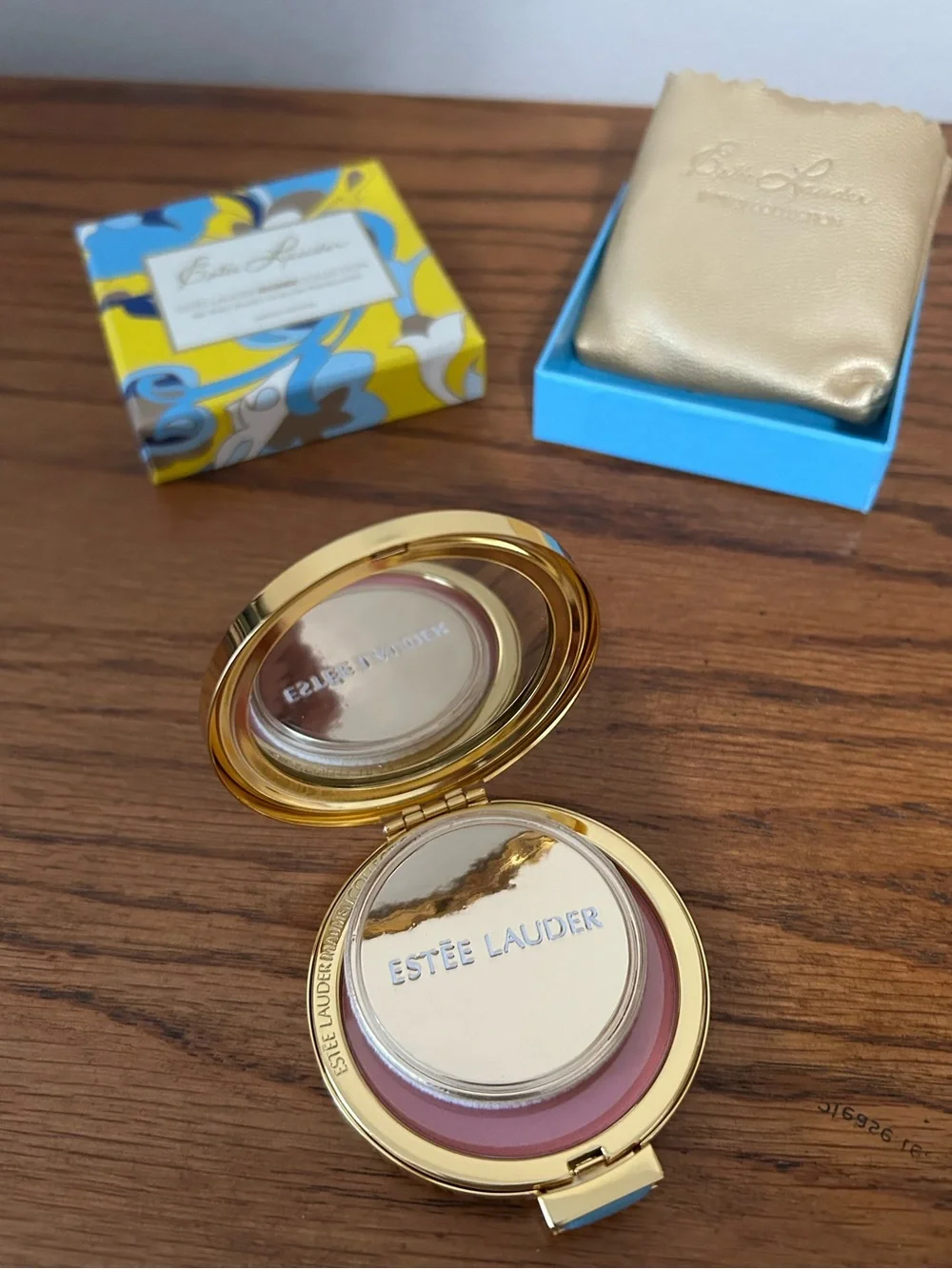 Estée Lauder Mad Men Collection Compact 2013